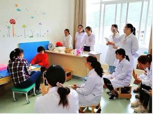 國際專業服務機構黃妤真治療師獲邀到大理州醫院鳳儀分院康復醫學科指導授課